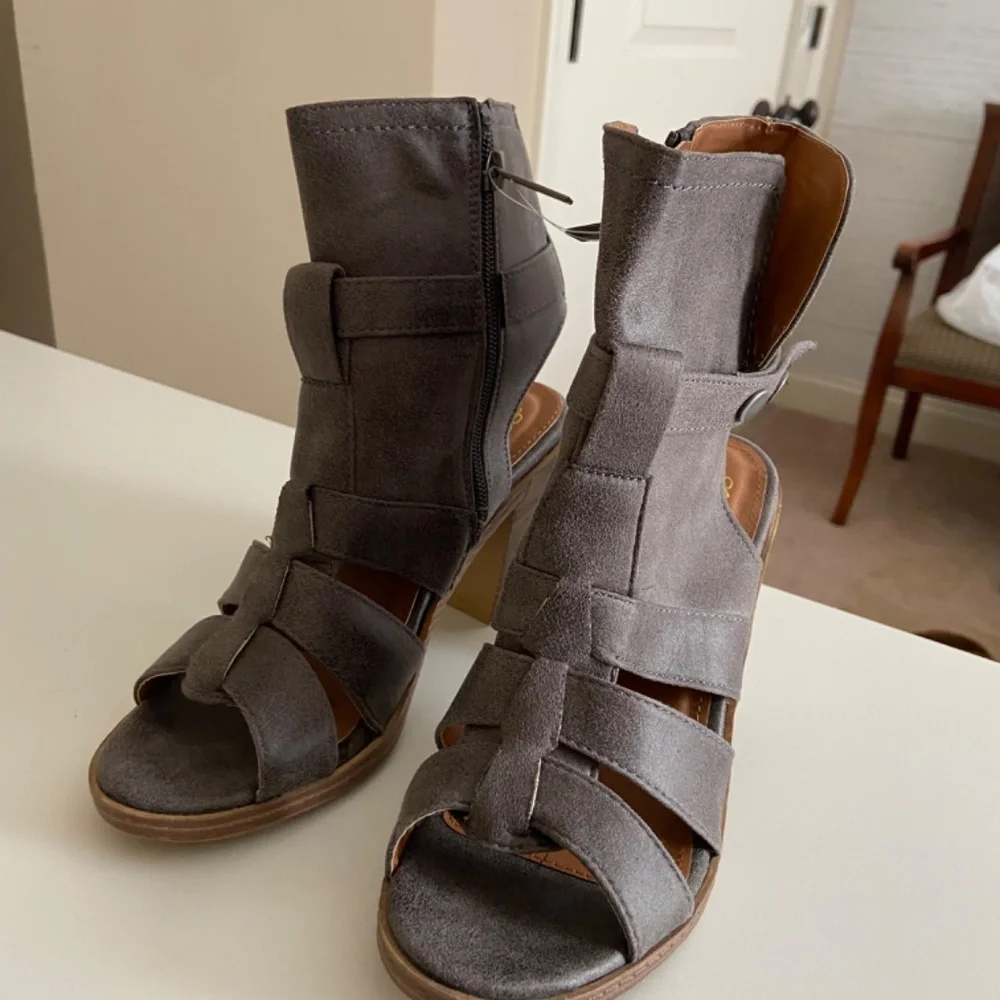 Brenna Strappy Heeled Sandal - Picture 2 of 7